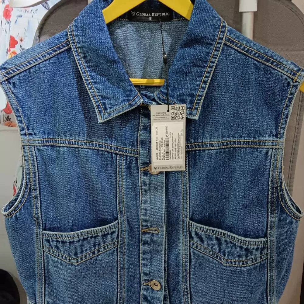 Women's Solid Collared Neck Blue Jacket