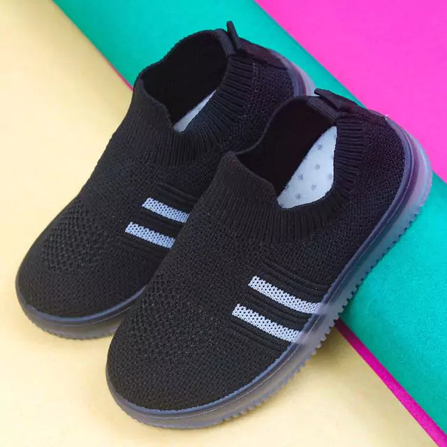 Kids Light Up Pull On Shoes Toddler Girls Boys Breathable Led Flashing Sneakers Running Shoes (Black/White)