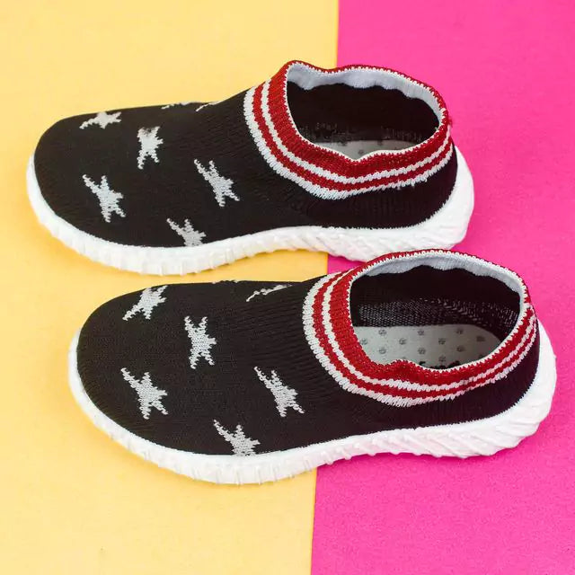Kids Pull On Shoes Toddler Girls Boys Breathable Sneakers Running Shoes (Black/White)